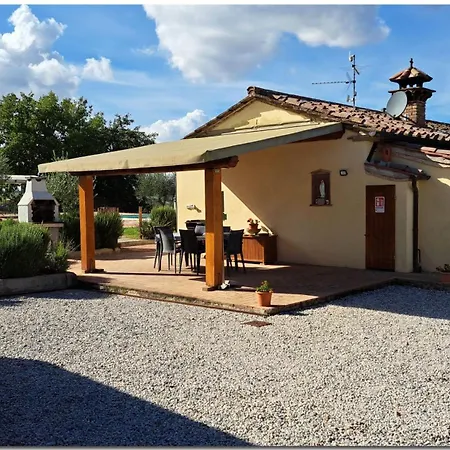 Ebenerdiges Mit Garten Und Pool Cortona